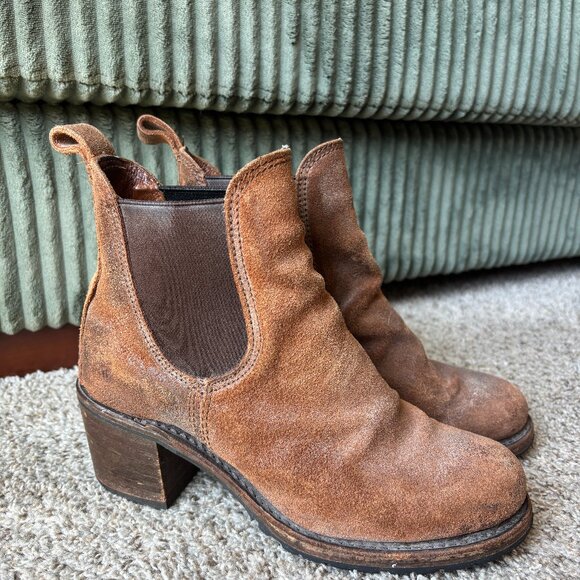 Frye Sabrina Chelsea Leather Ankle Booties Distressed Brown - Picture 1 of 7